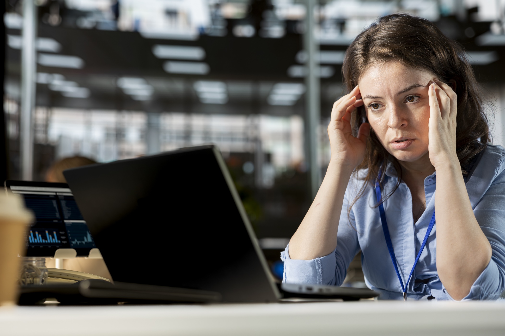 sick-company-worker-struggling-office-with-serious-headache